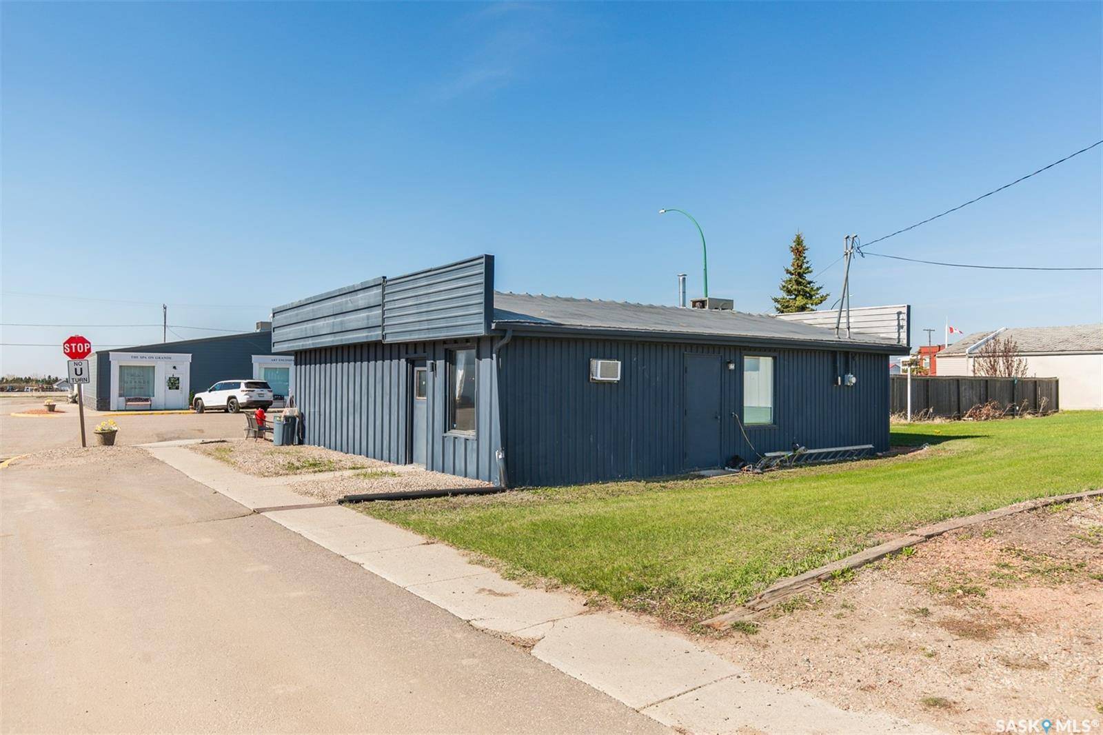 Luseland, SK S0L 2A0,509 Grand AVENUE