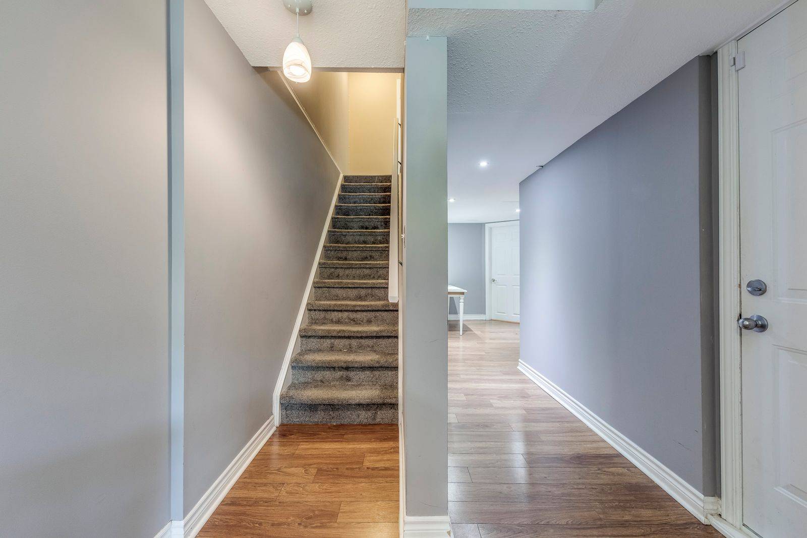 Hamilton, ON L9C 7W6,7 Southside PL #25