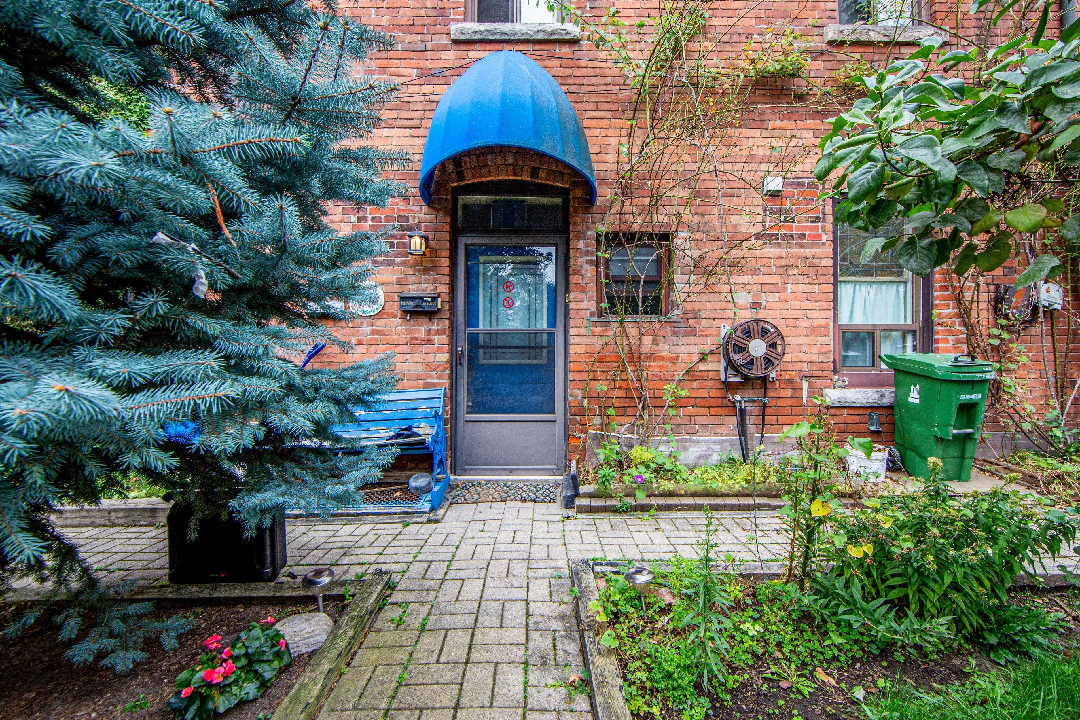 Toronto C02, ON M6G 1P6,80 Barton AVE