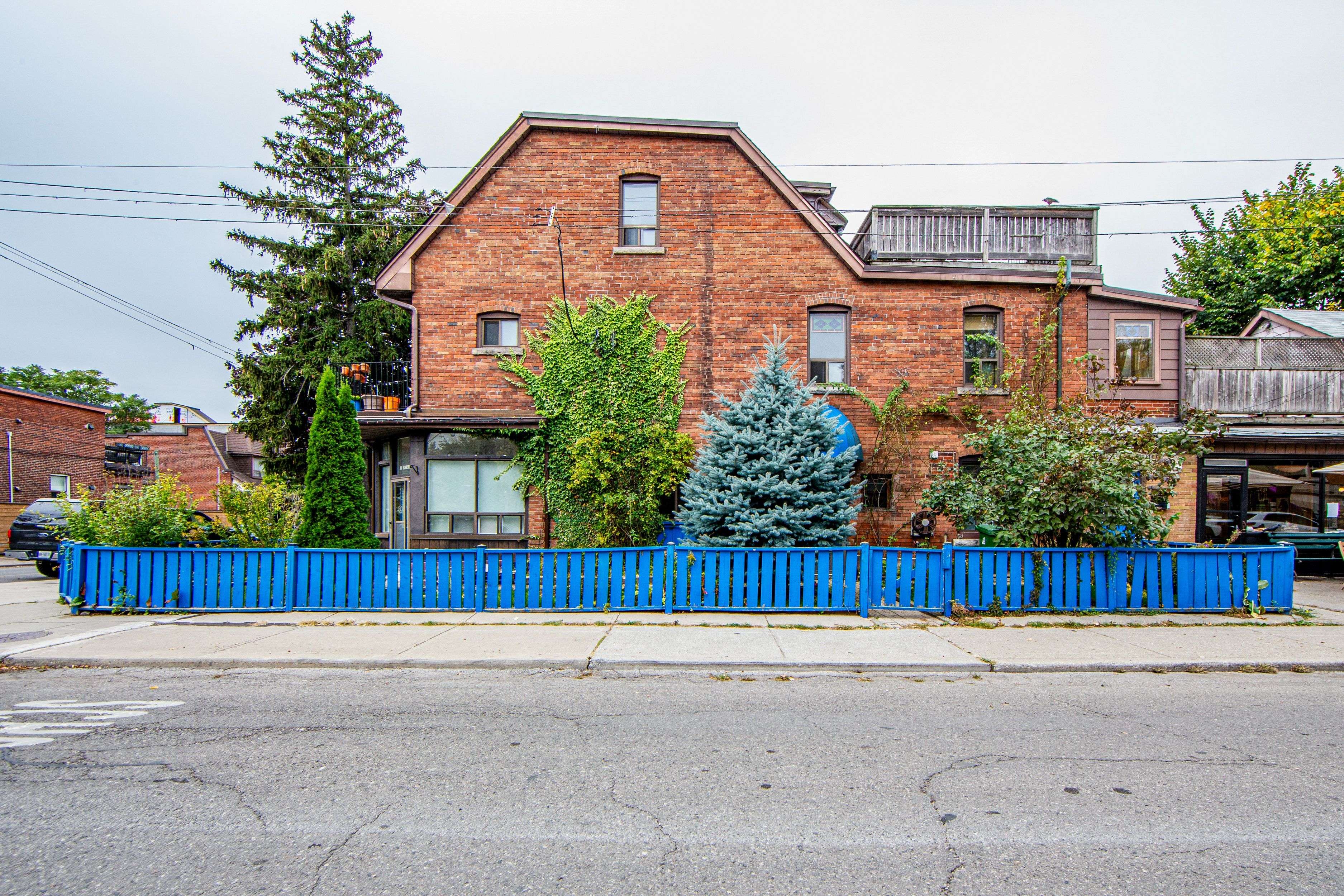 Toronto C02, ON M6G 1P6,80 Barton AVE