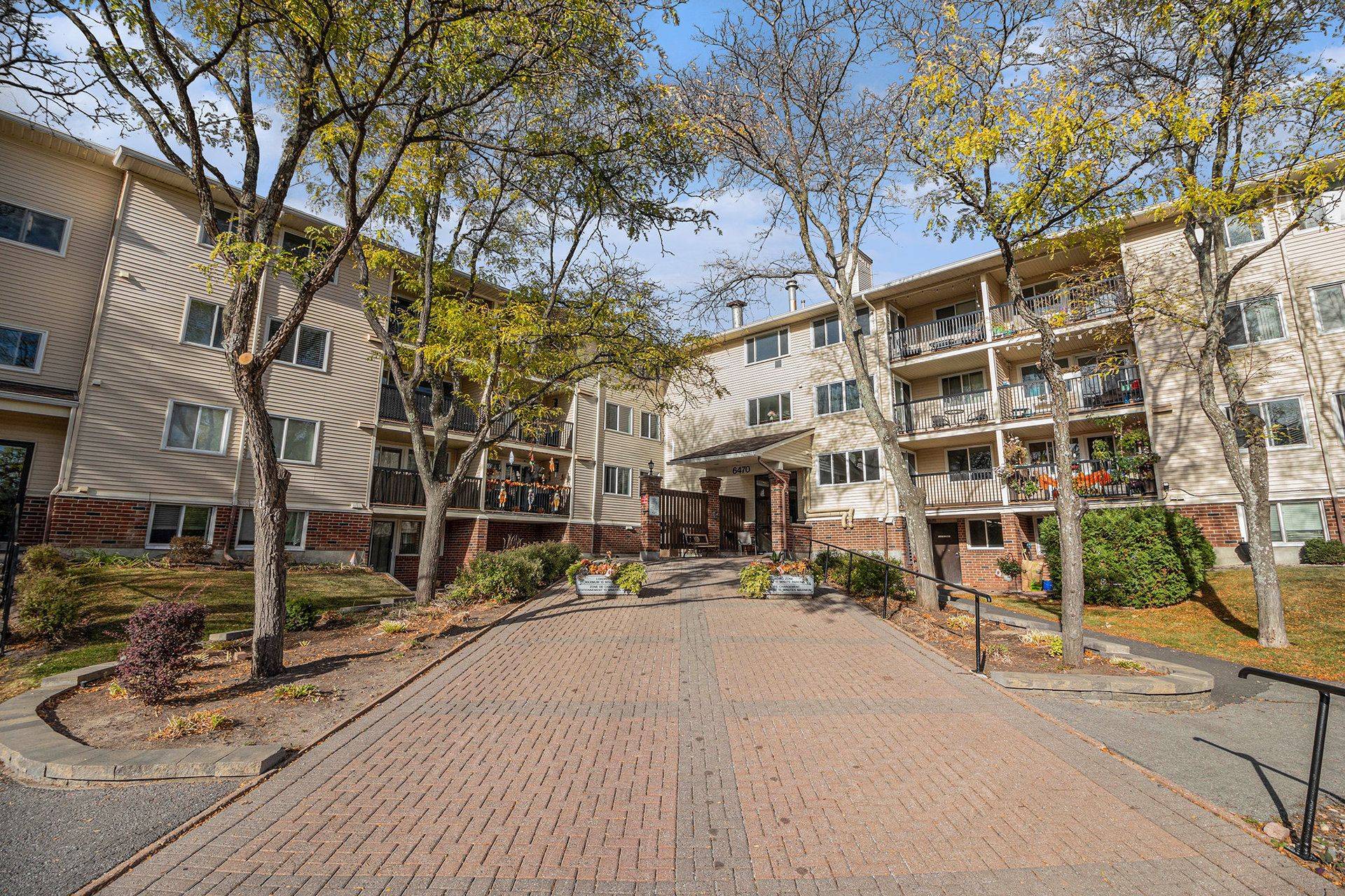 Orleans - Convent Glen And Area, ON K1C 4P1,6470 Bilberry DR #209