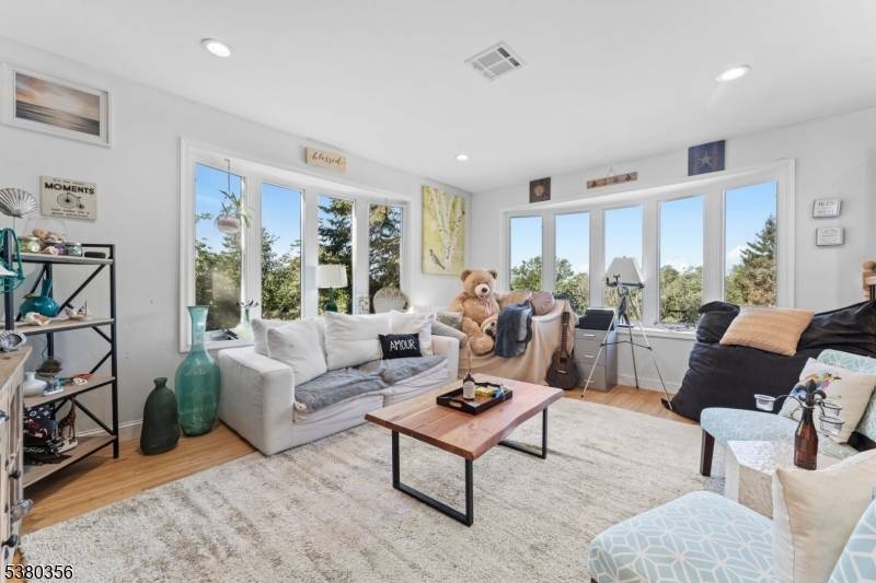 Clinton Twp., NJ 08809,1 Rossi Dr