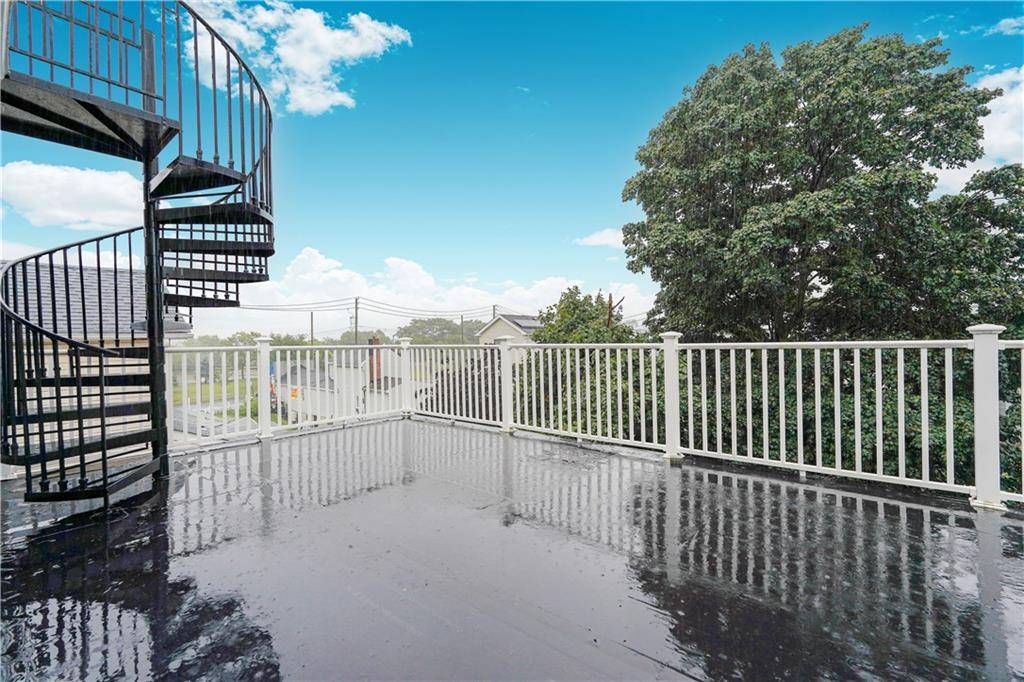 Staten  Island, NY 10305,762 Seaview AVE