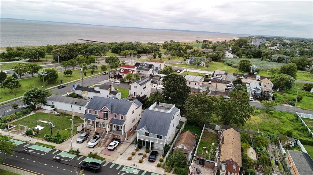 Staten  Island, NY 10305,762 Seaview AVE