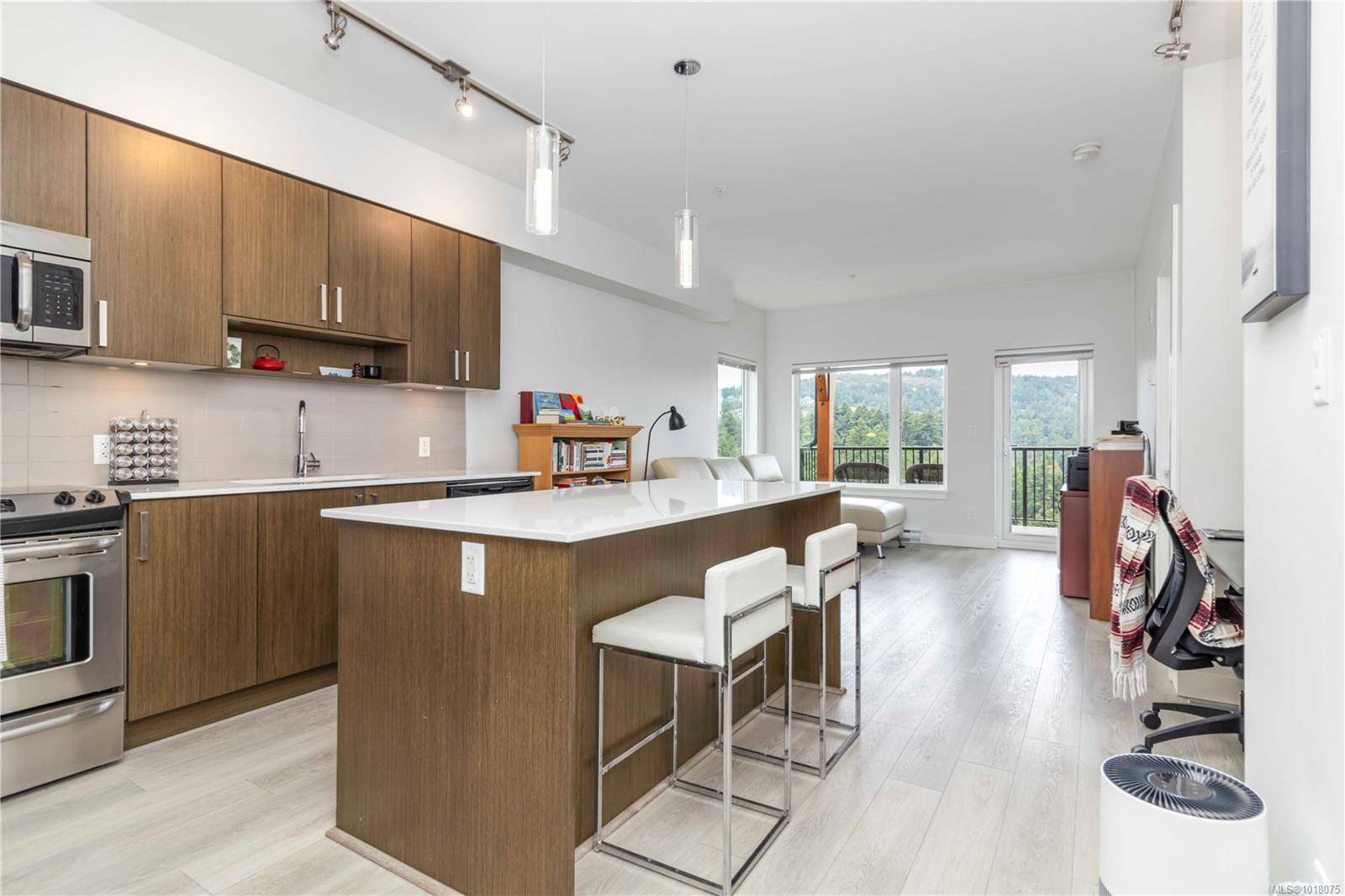 View Royal, BC V9C 0H6,286 Wilfert Rd #404