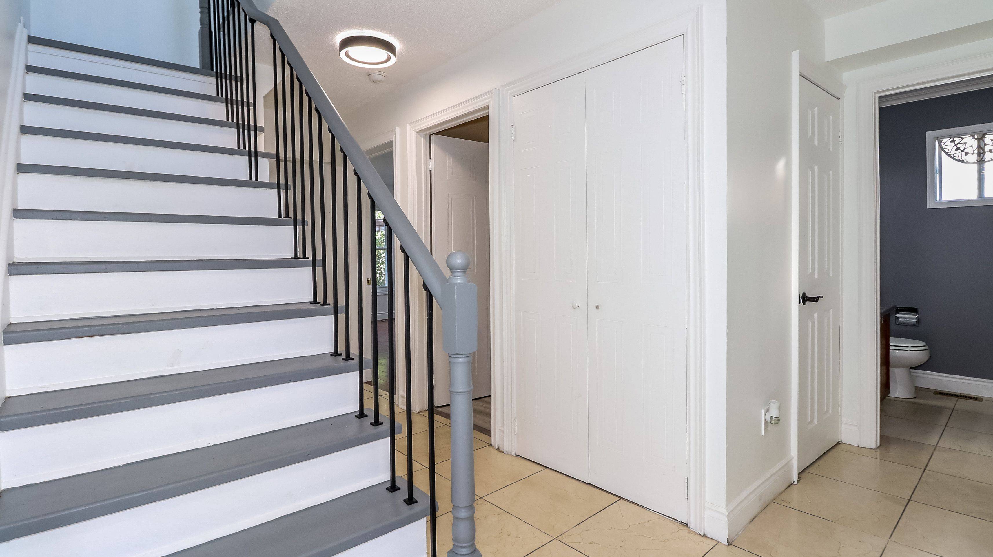 Barrie, ON L4N 7H6,194 Kozlov ST