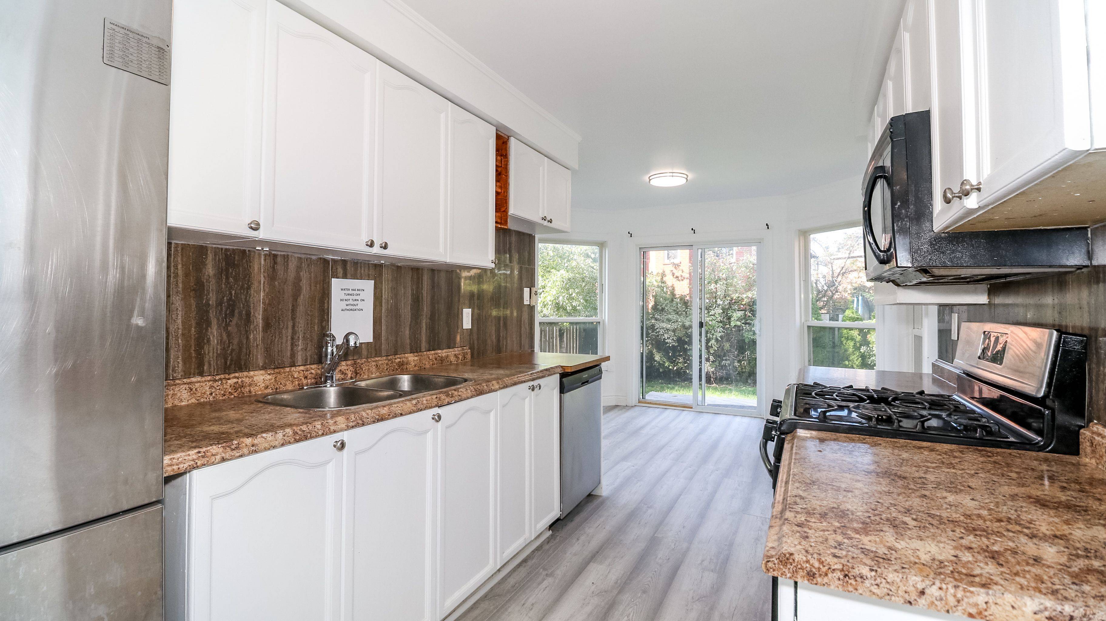 Barrie, ON L4N 7H6,194 Kozlov ST