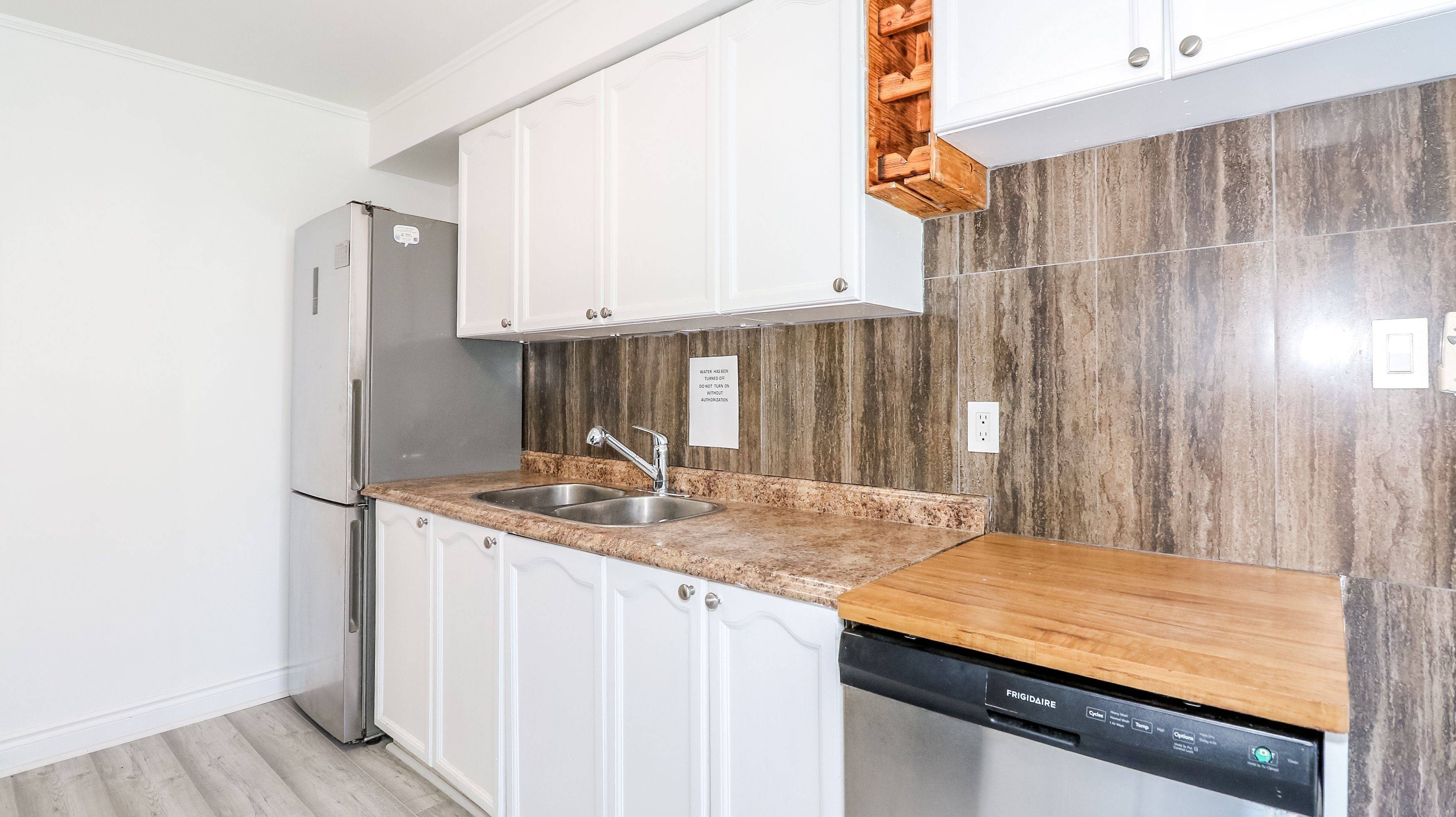 Barrie, ON L4N 7H6,194 Kozlov ST