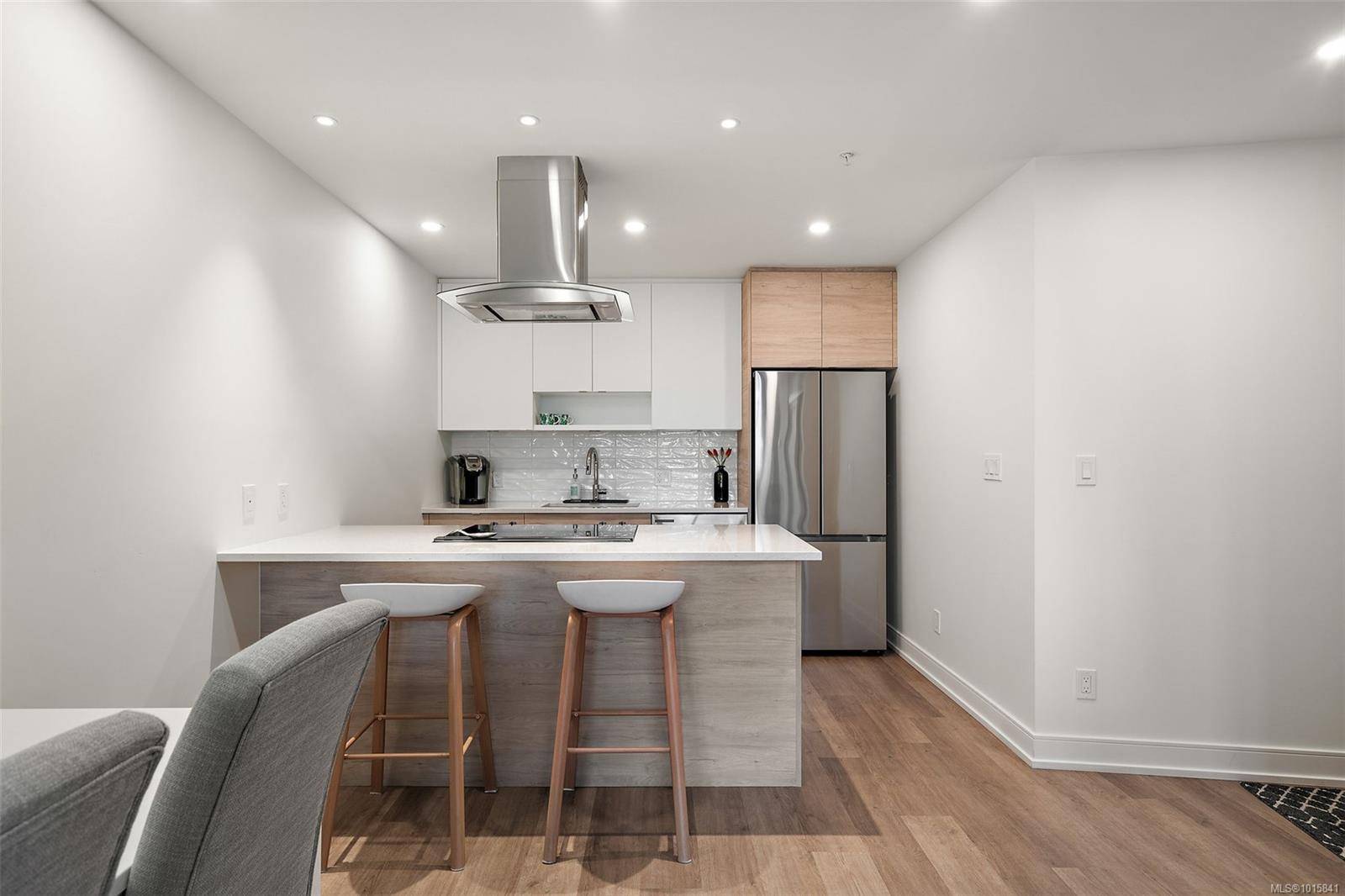 Victoria, BC V8W 3K3,1628 Store St #807