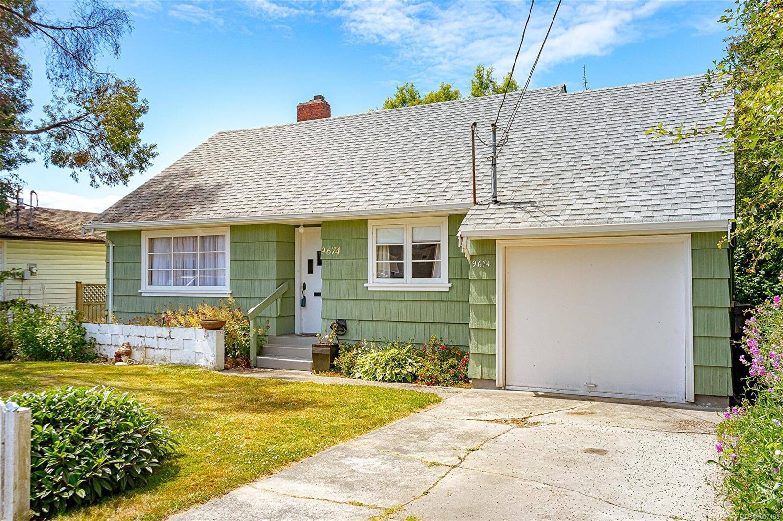 Sidney, BC V8L 3A3,9674 Third St