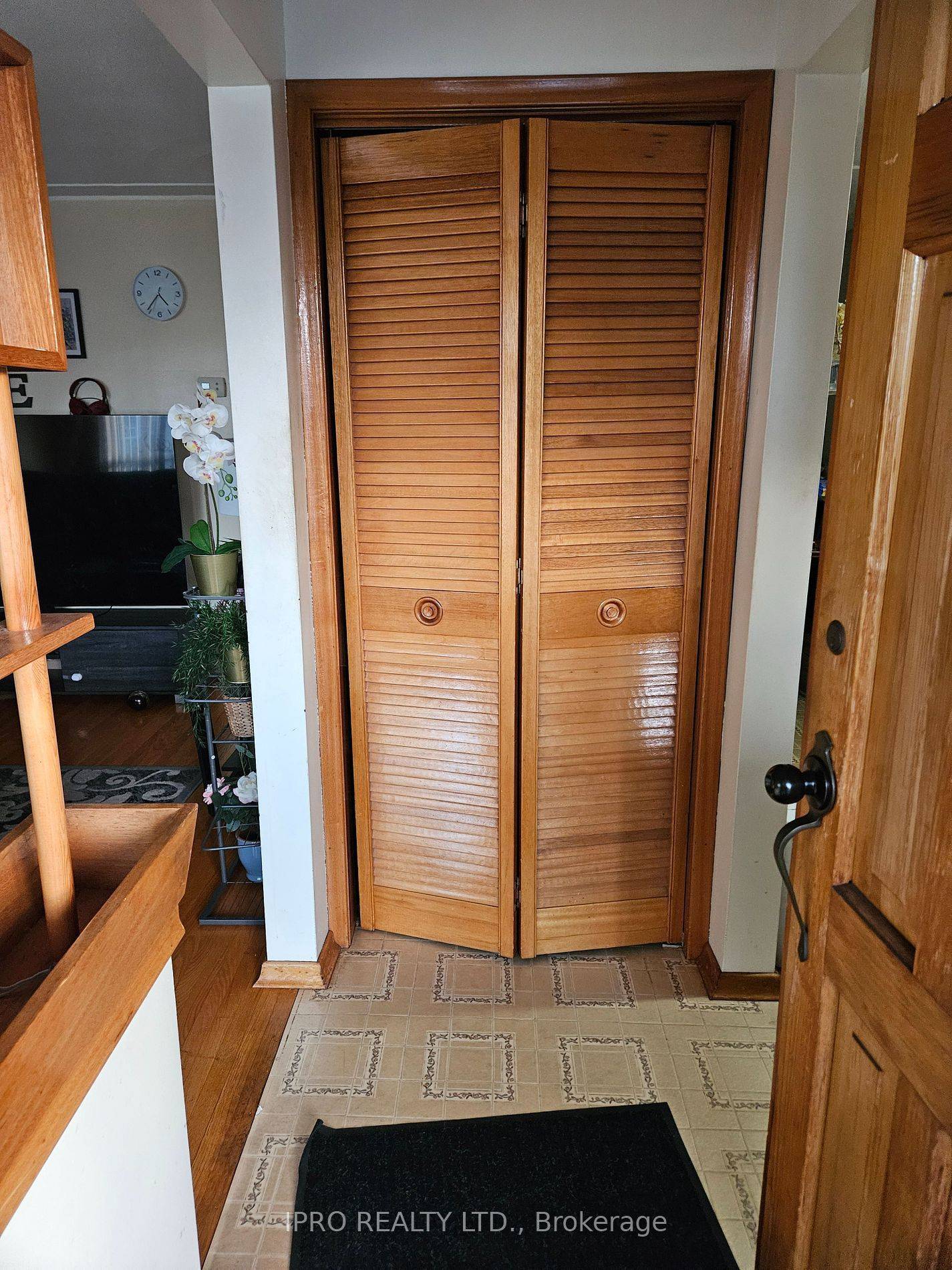 Hamilton, ON L8K 3K2,197 Craigroyston RD