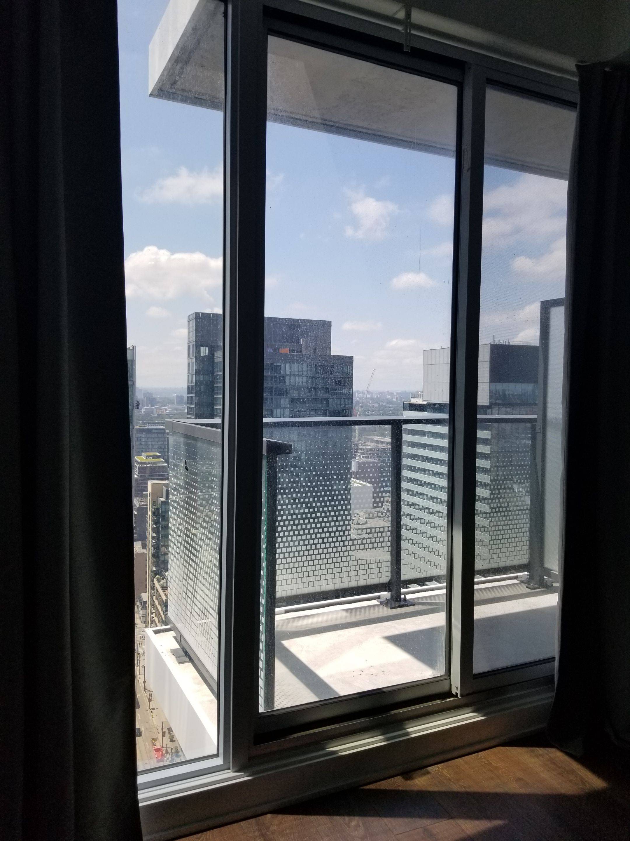 Toronto C01, ON M5V 0N5,125 Blue Jays WAY #3903