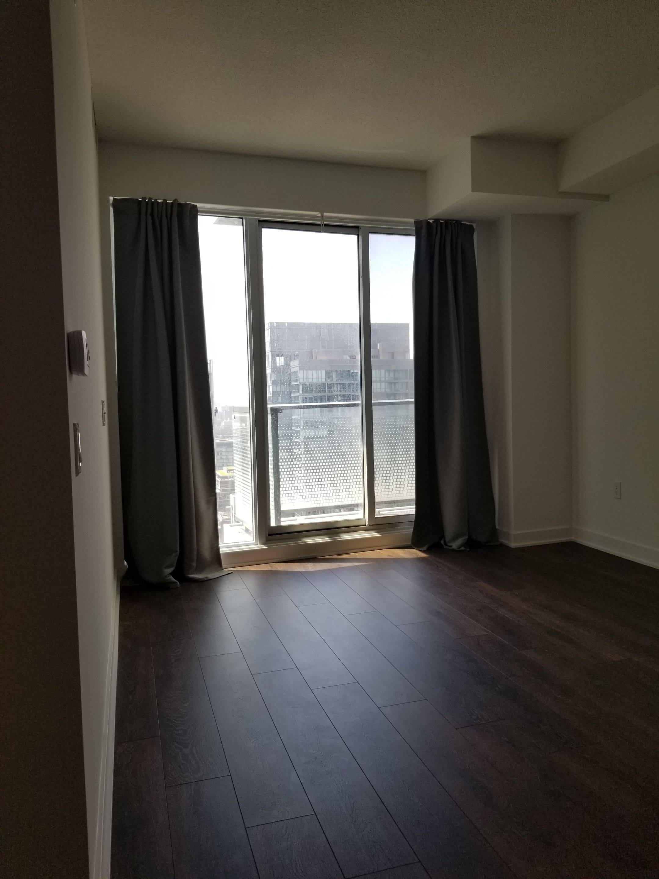 Toronto C01, ON M5V 0N5,125 Blue Jays WAY #3903