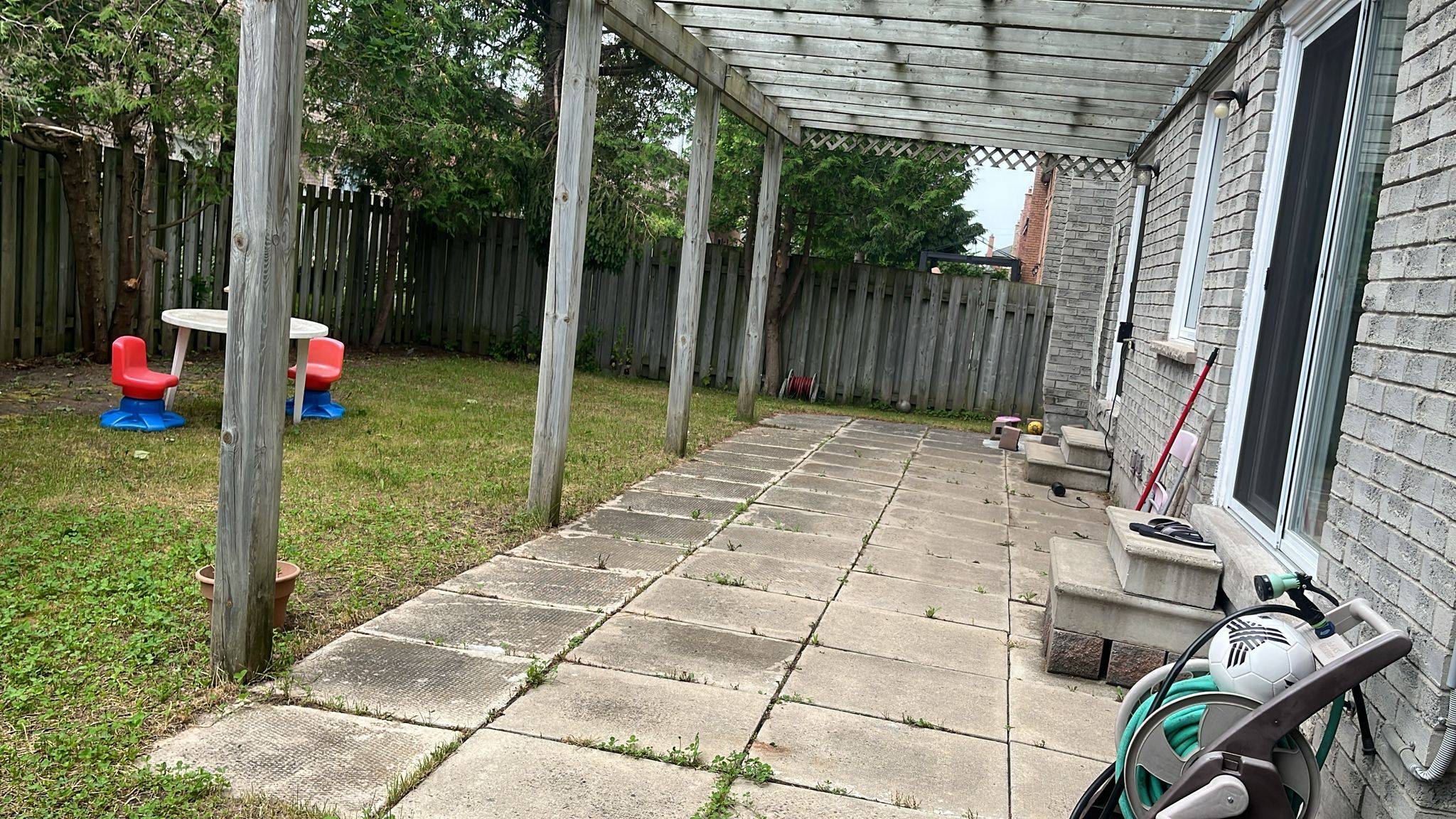 Barrie, ON L4M 5Z4,509 Grove ST E