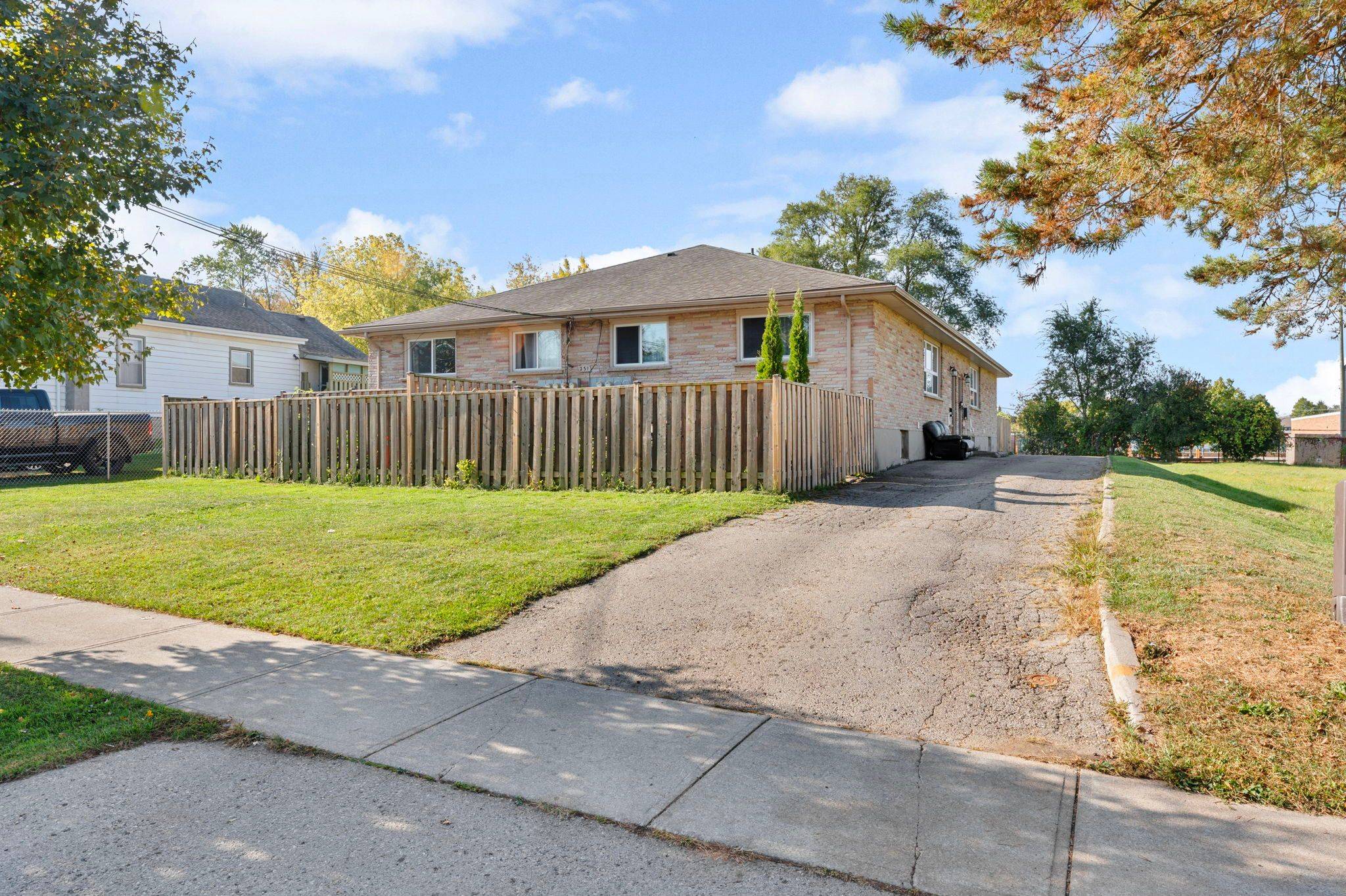 London South, ON N6J 3G5,231 Greenwood AVE