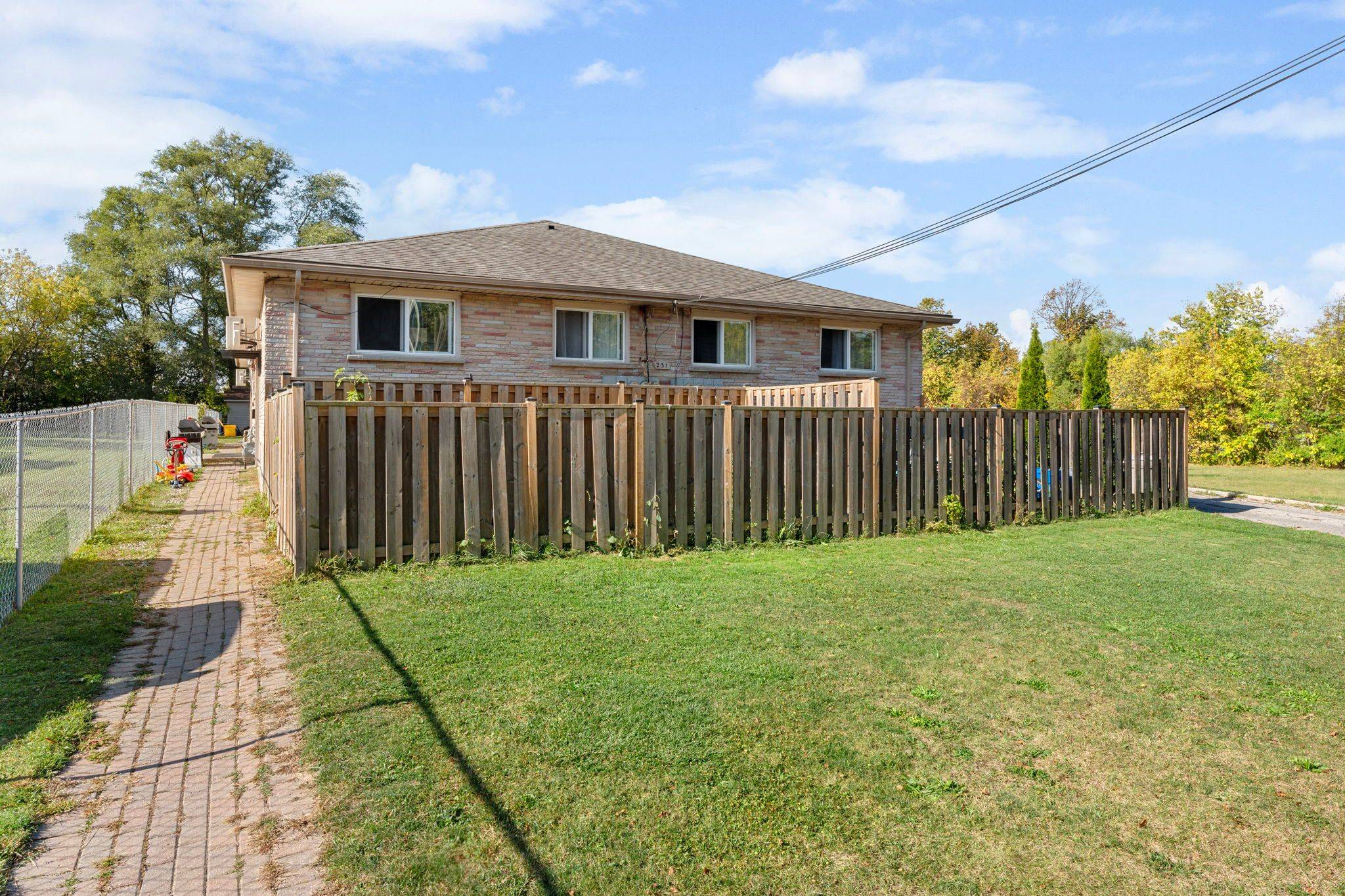 London South, ON N6J 3G5,231 Greenwood AVE