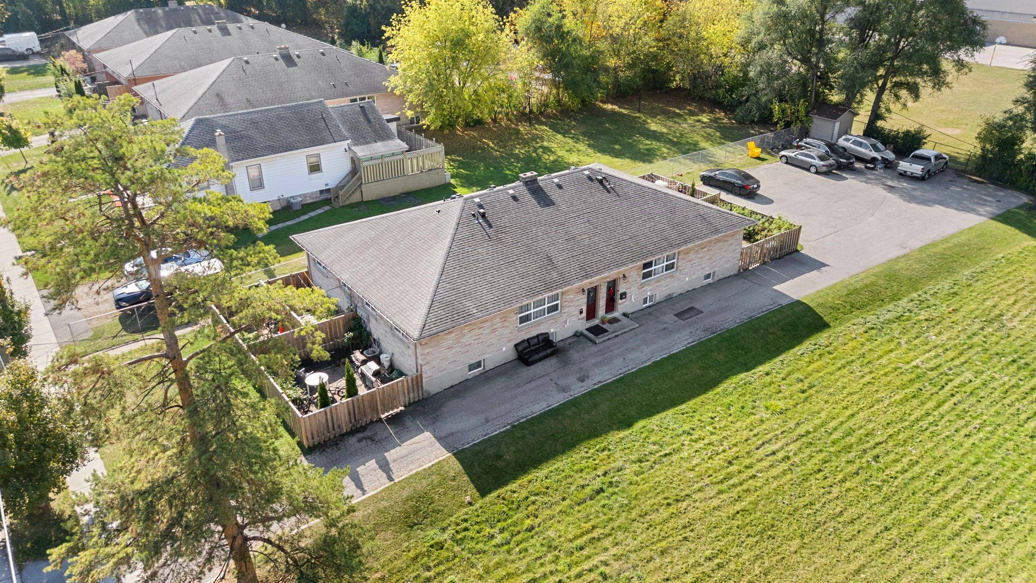 London South, ON N6J 3G5,231 Greenwood AVE