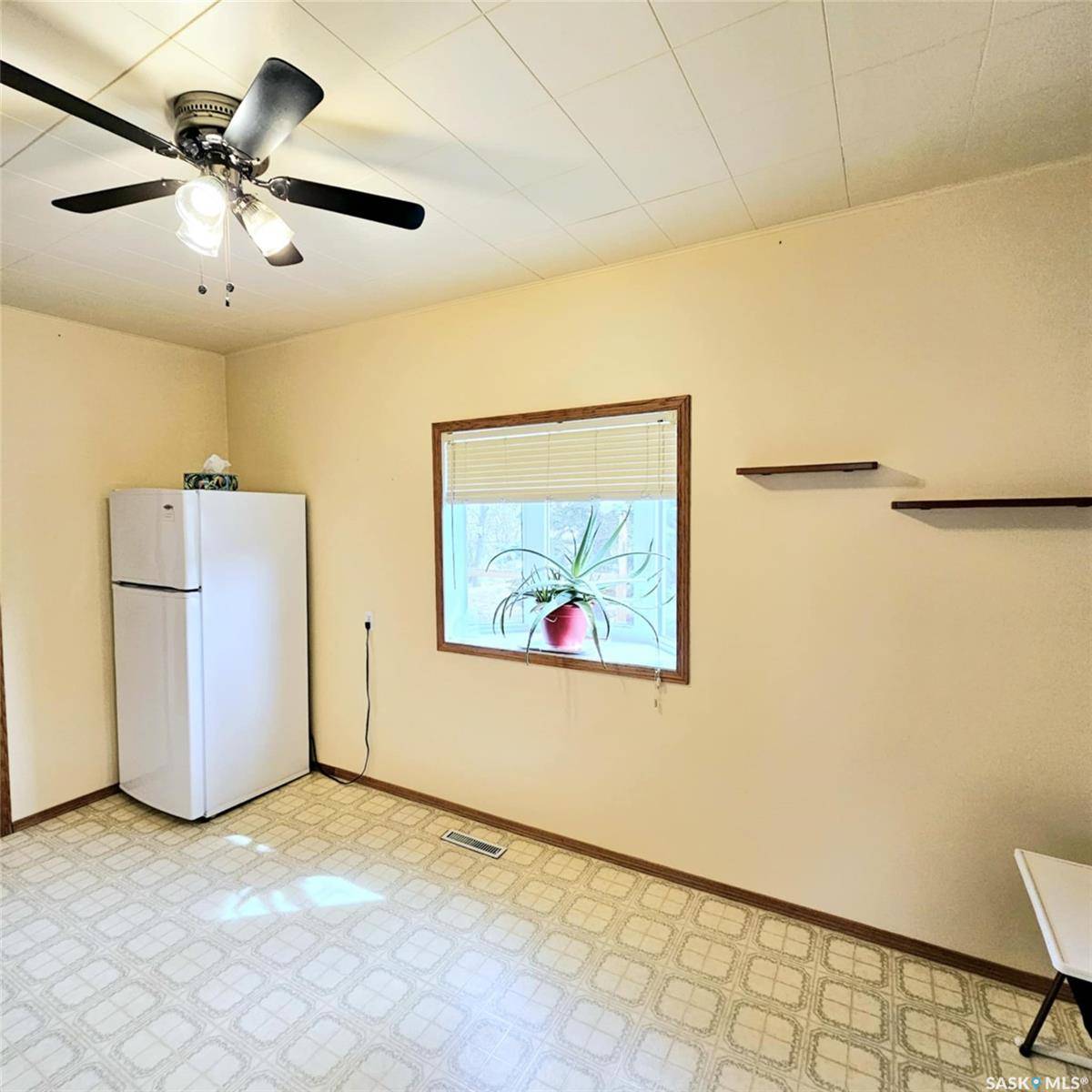 Yarbo, SK S0A 4V0,4 Walker AVENUE