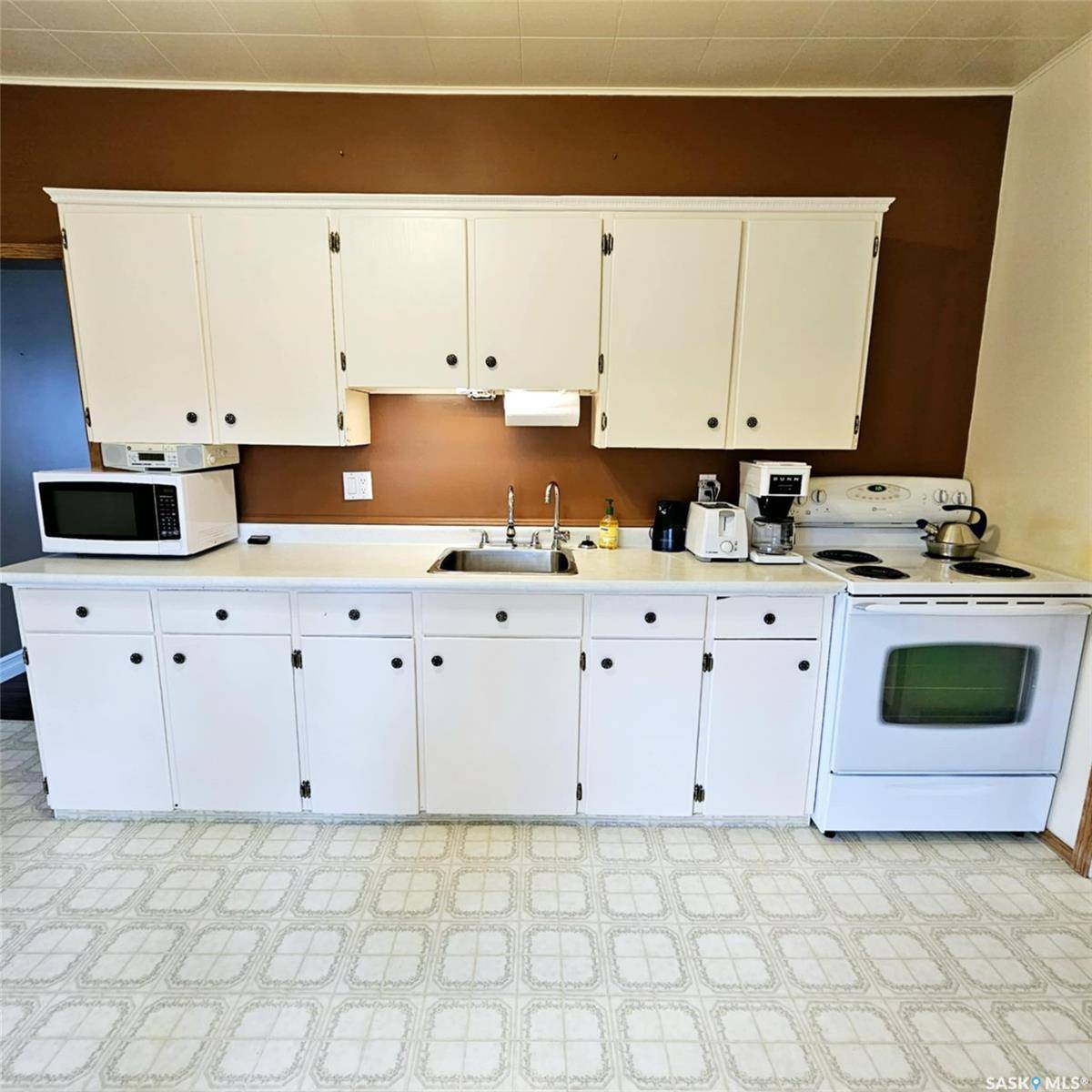 Yarbo, SK S0A 4V0,4 Walker AVENUE