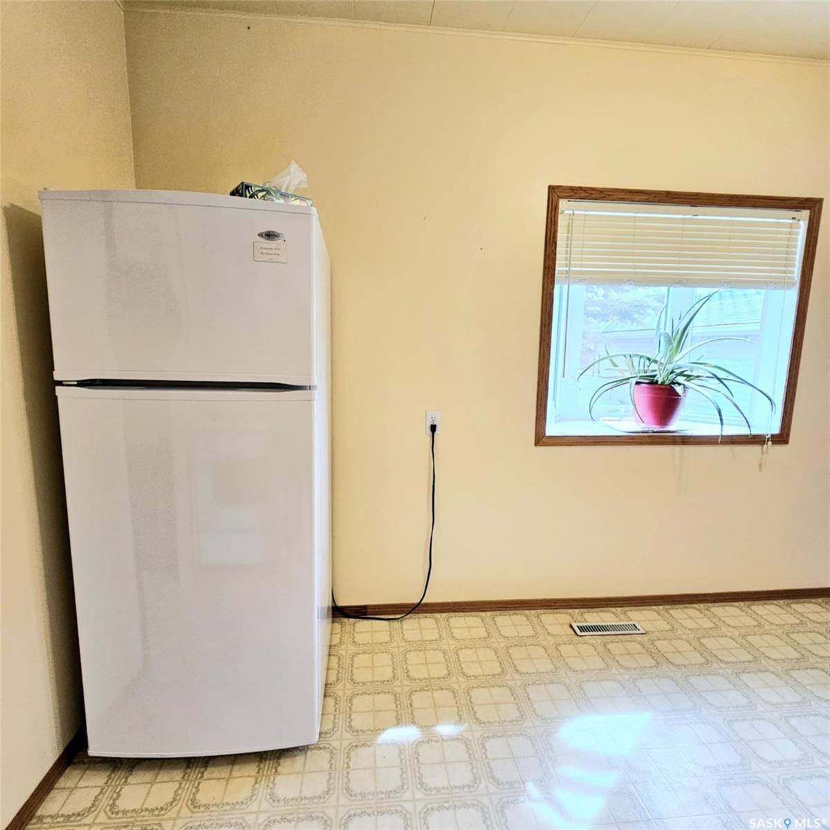 Yarbo, SK S0A 4V0,4 Walker AVENUE