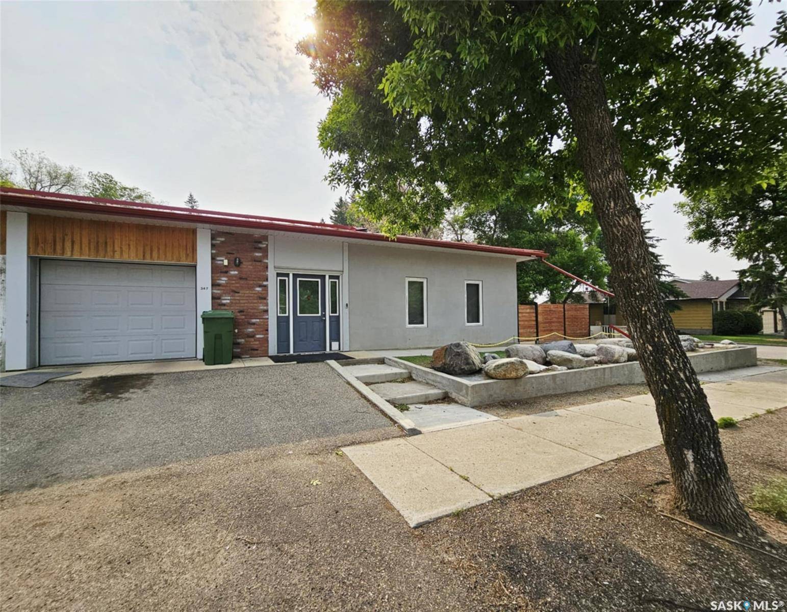 Yorkton, SK S3N 1X2,347 Maple AVENUE