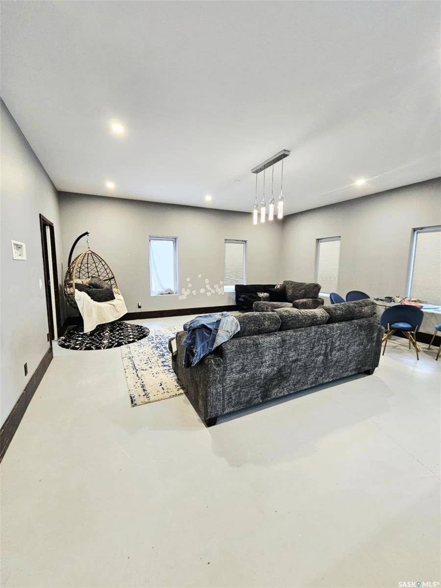 Yorkton, SK S3N 1X2,347 Maple AVENUE