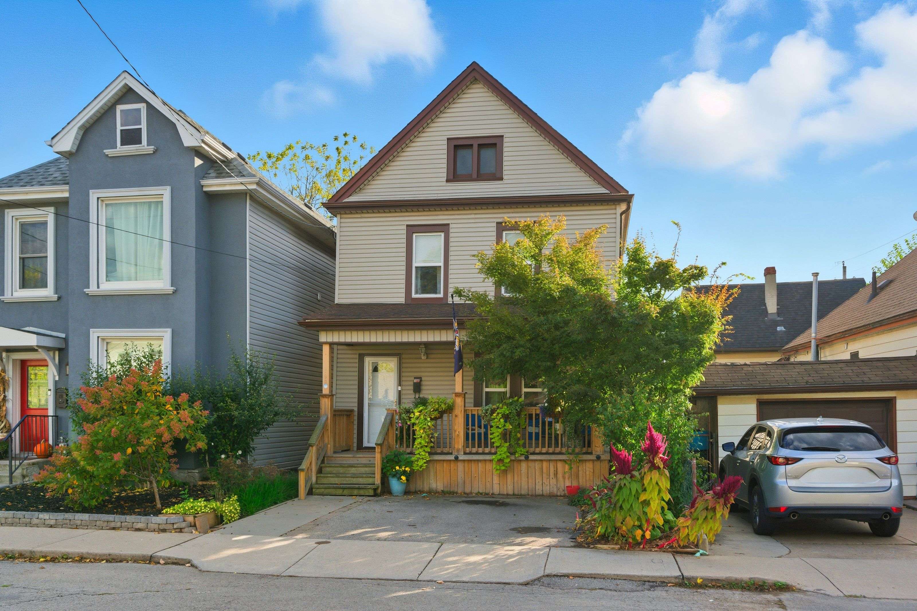 Hamilton, ON L8L 3Z1,190 Wood ST E