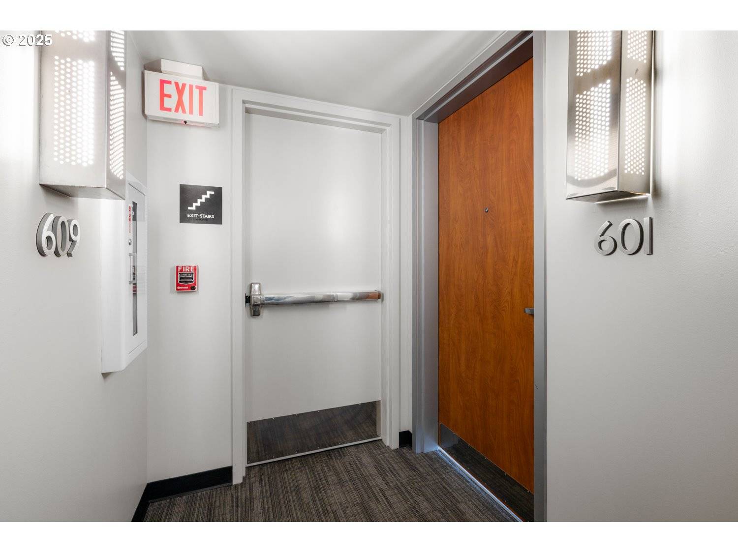 Portland, OR 97232,533 NE HOLLADAY ST #601