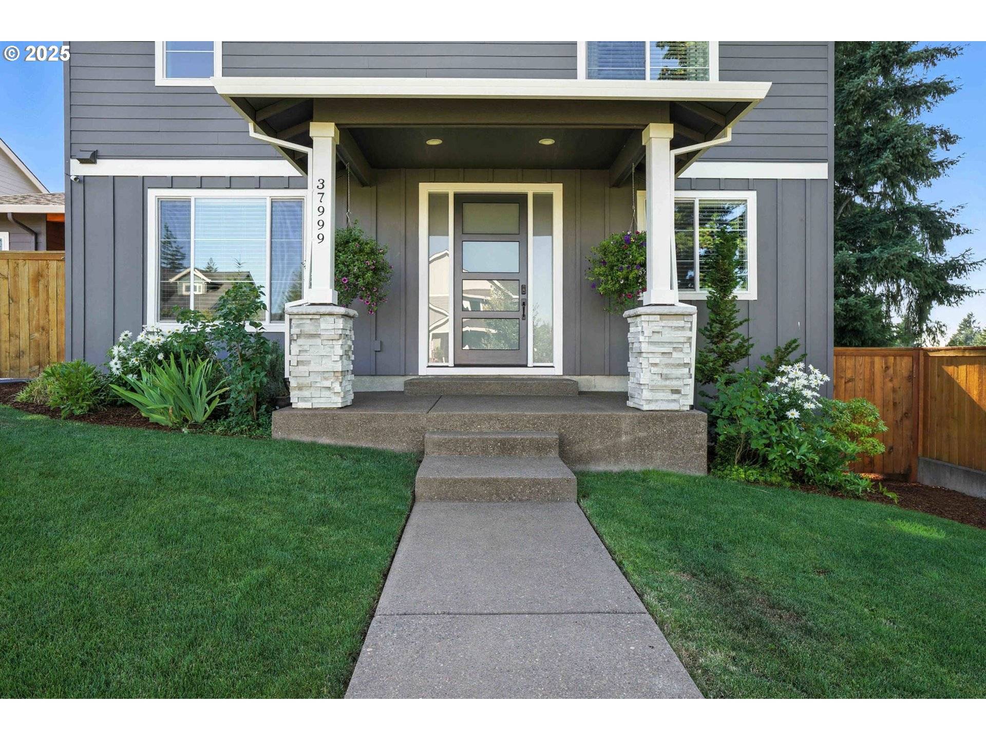 Sandy, OR 97055,37999 JUNIPER ST