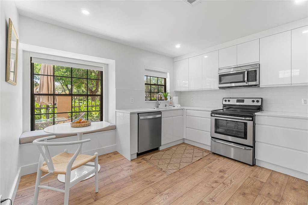 Palm Beach Gardens, FL 33418,376 Prestwick Circle #3