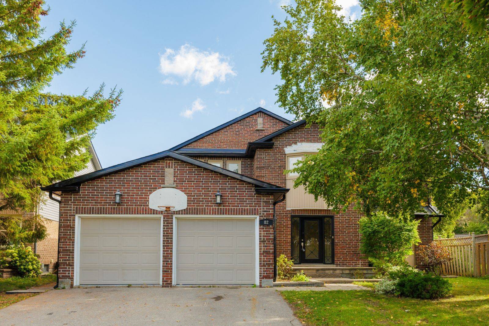 Aurora, ON L4G 6C7,82 Old Yonge ST