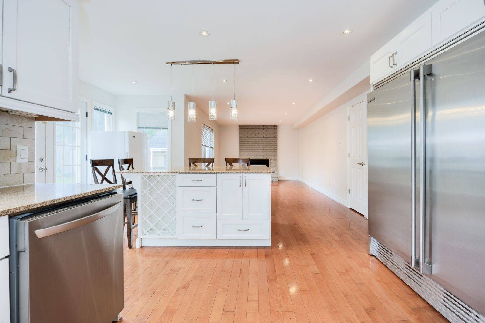 Aurora, ON L4G 6C7,82 Old Yonge ST