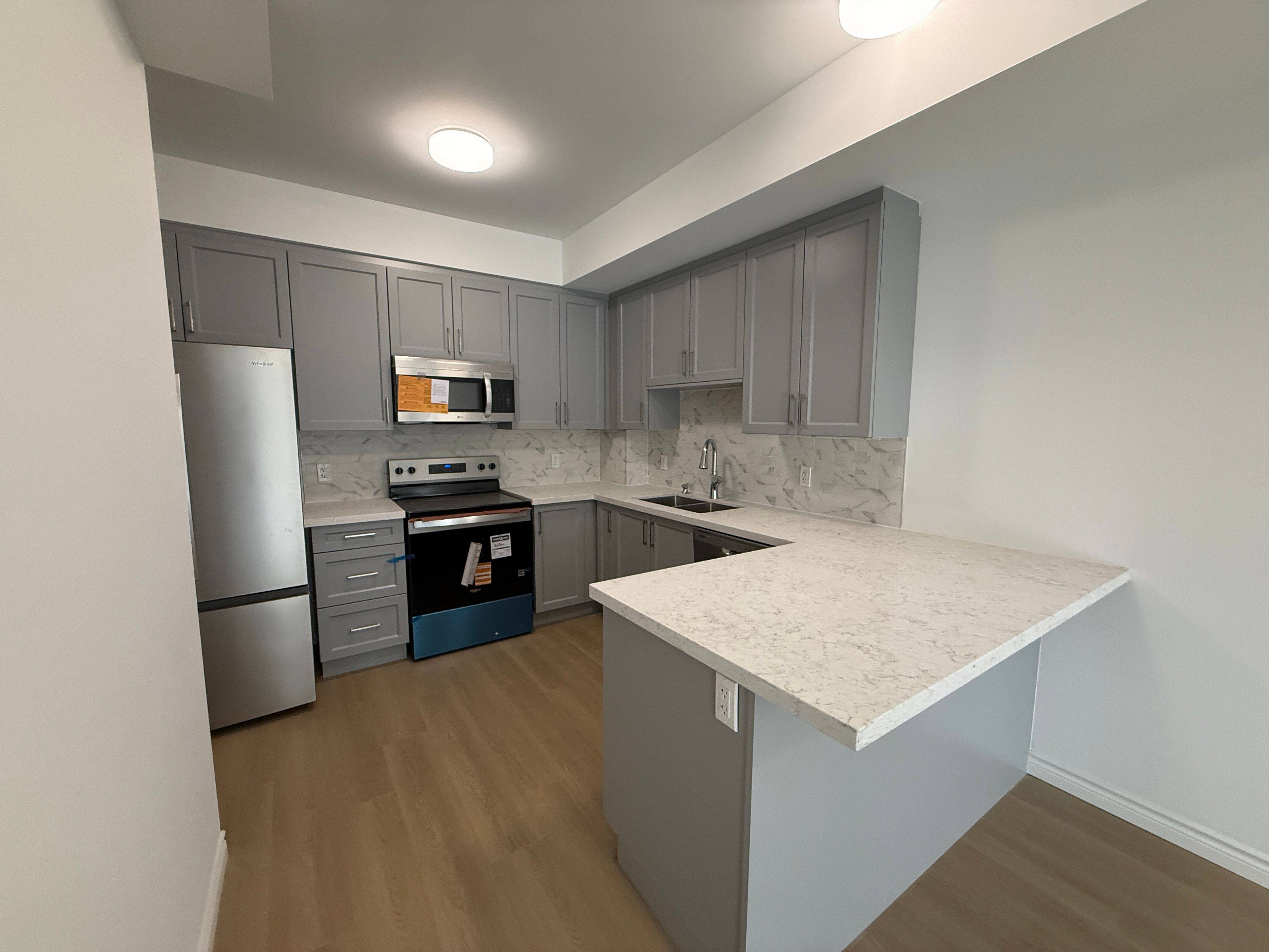 Grimsby, ON L3M 3T2,2 Slessor BLVD #11