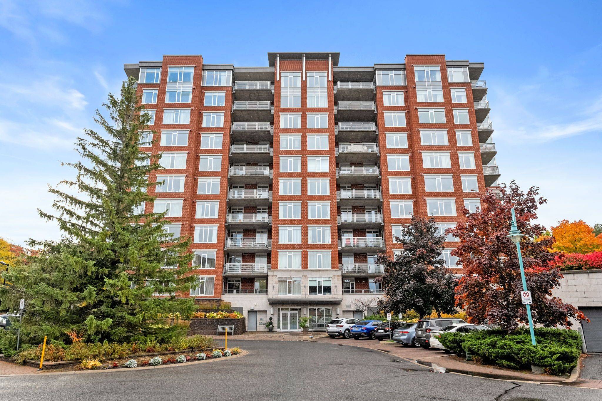 Hunt Club - Windsor Park Village And Area, ON K1V 0X6,136 Darlington Private #703