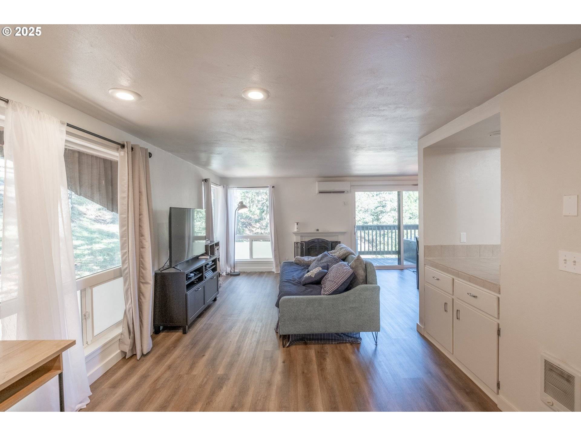 Eugene, OR 97405,418 STONEWOOD DR