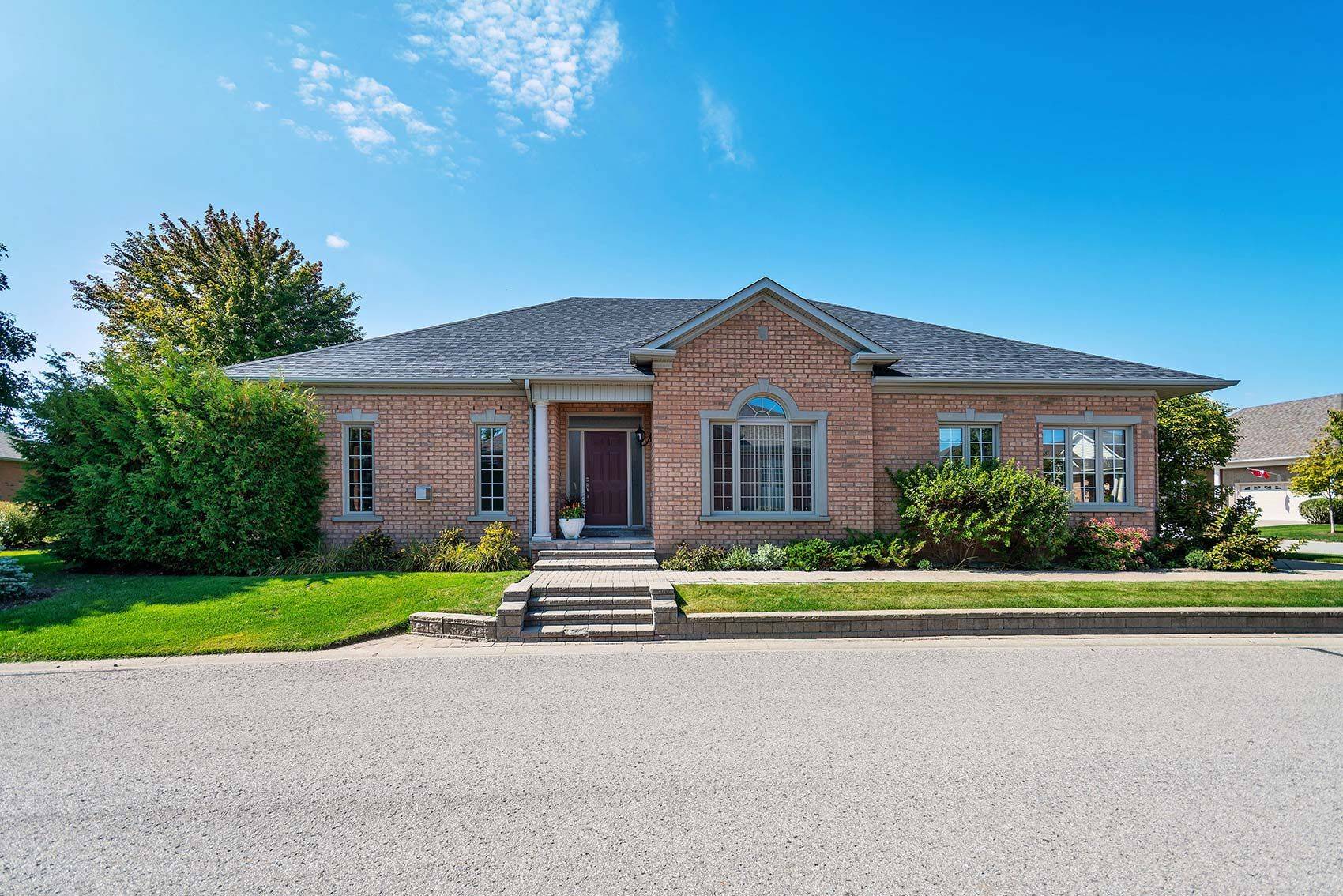 Whitchurch-stouffville, ON L4A 1R3,141 Bobby Locke LN