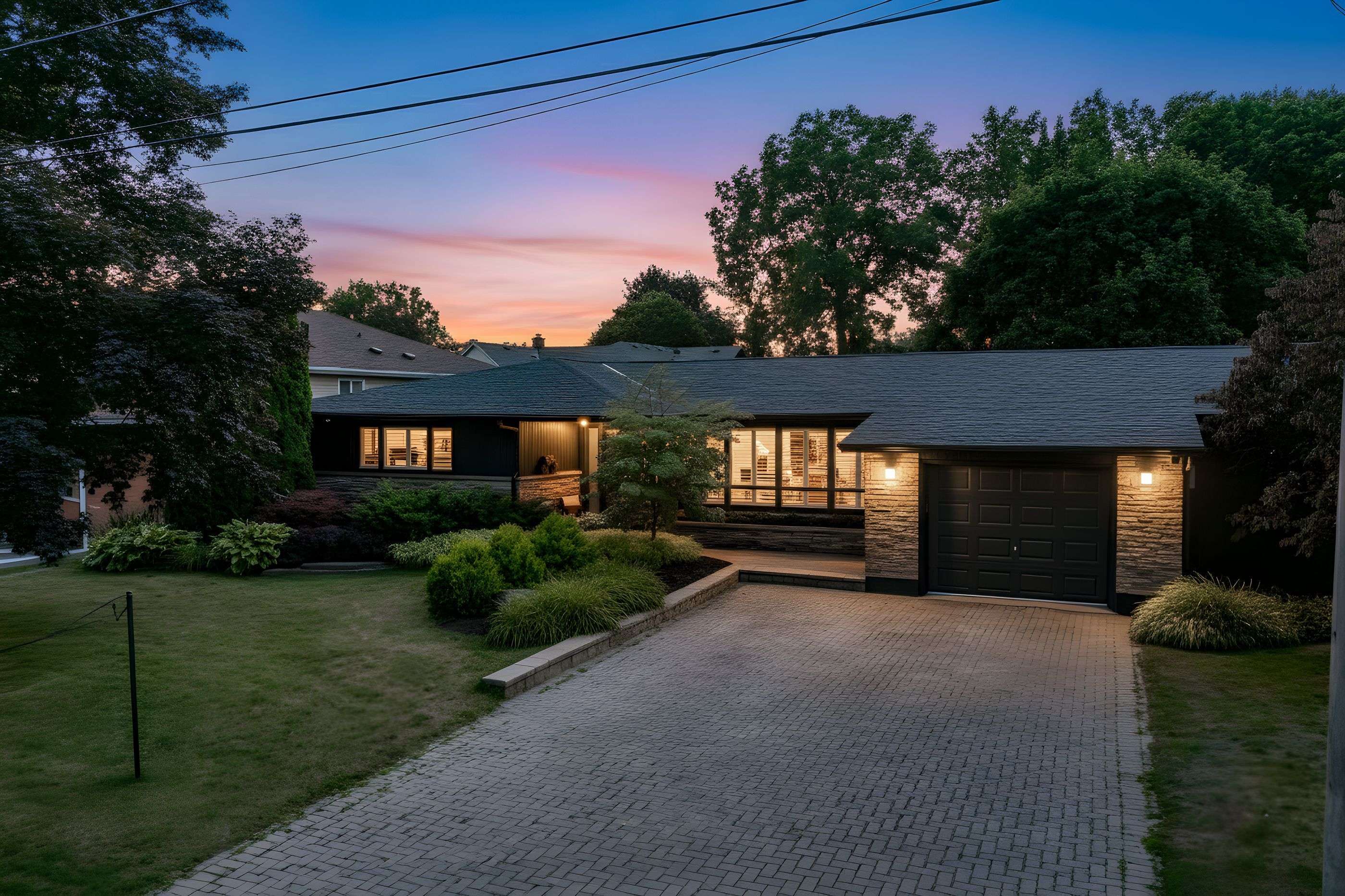 Niagara Falls, ON L2J 1P1,6244 Russell ST