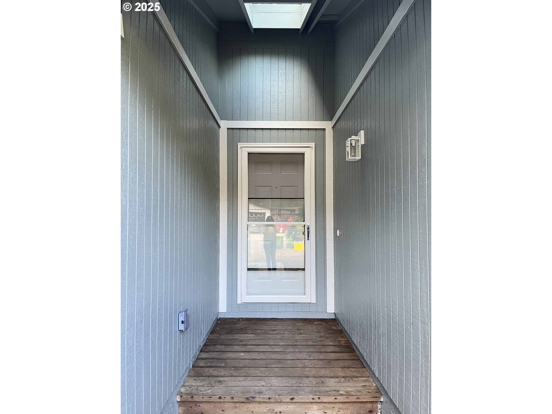 Florence, OR 97439,2040 11TH ST