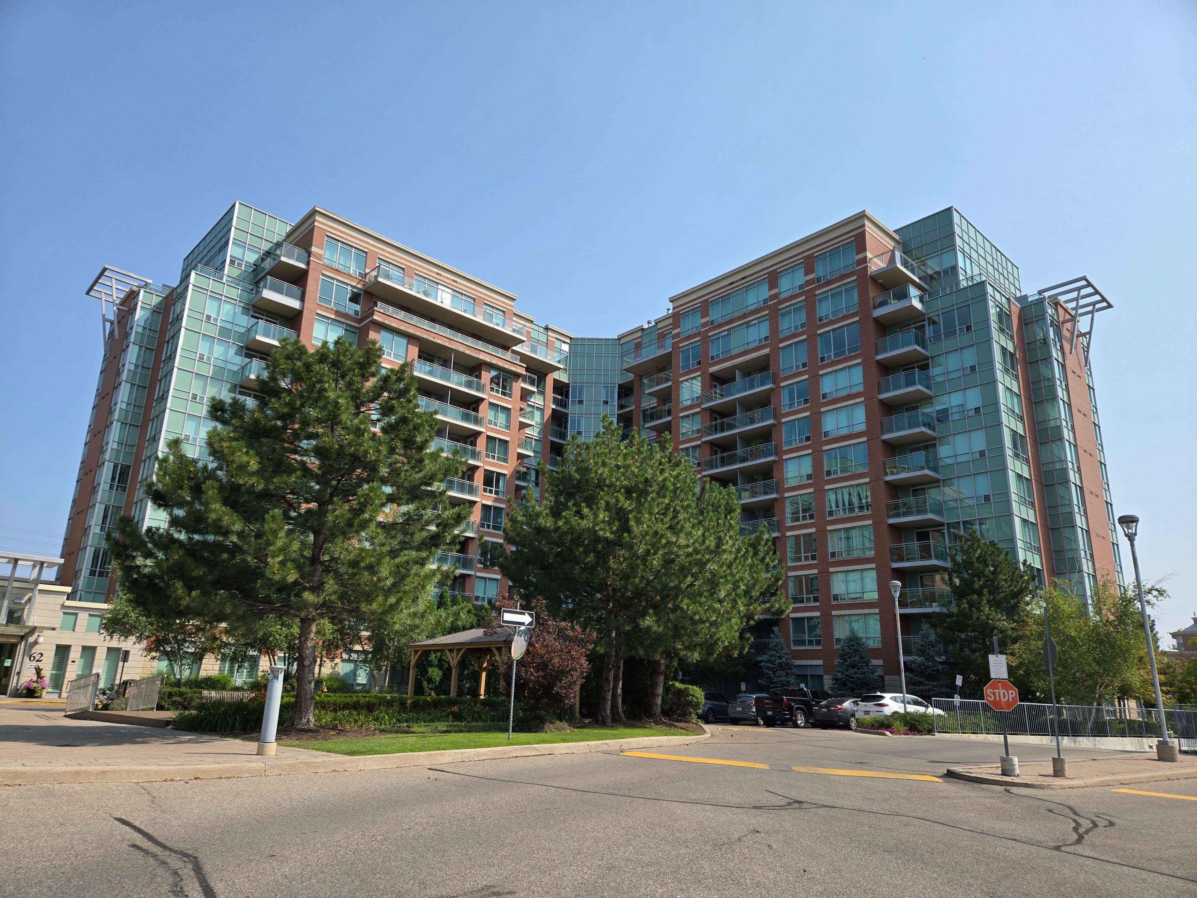 Markham, ON L3T 7Y6,62 Suncrest BLVD #501