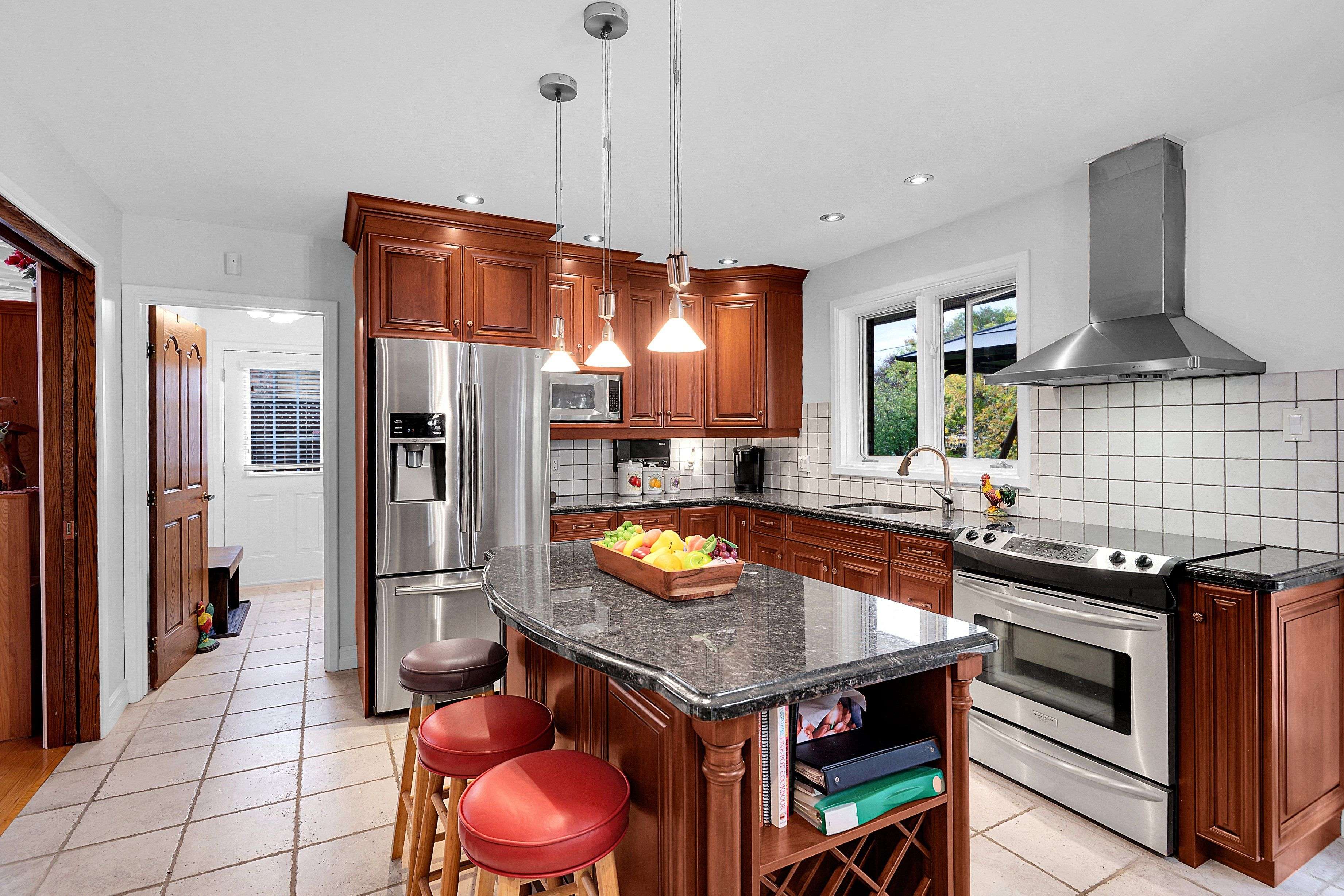 Renfrew, ON K7V 4C9,115 Ivy AVE