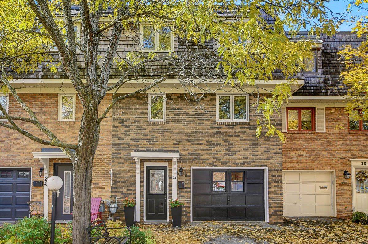 Glebe - Ottawa East And Area, ON K1S 5A2,22 Marco LN