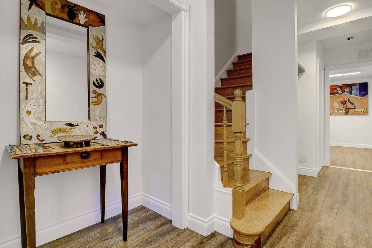 Glebe - Ottawa East And Area, ON K1S 5A2,22 Marco LN