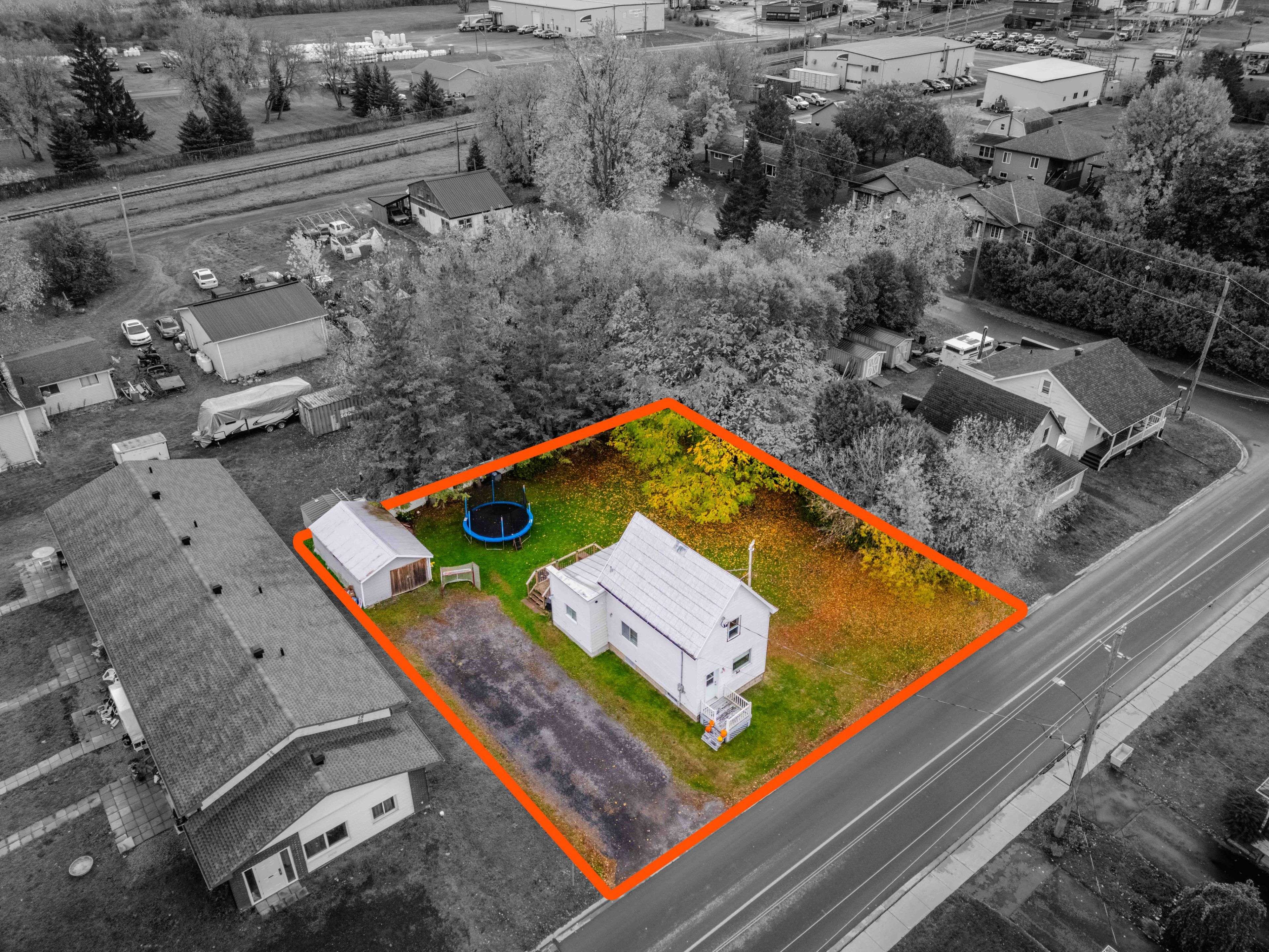 North Glengarry, ON K0C 1T0,18 Mechanic ST W