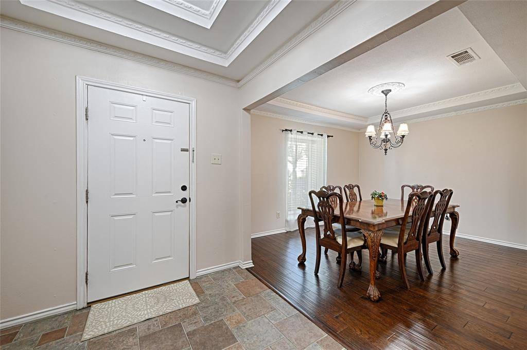 Dallas, TX 75243,9727 Amberley Drive