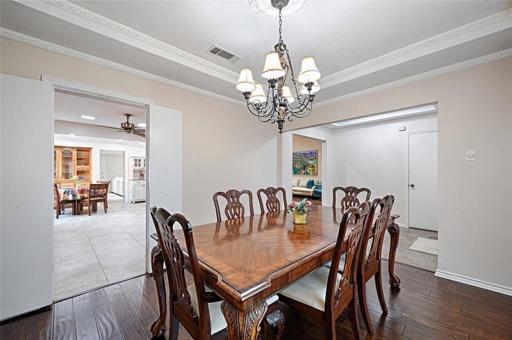 Dallas, TX 75243,9727 Amberley Drive