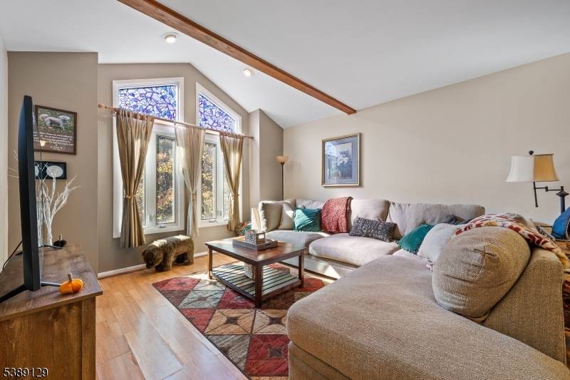 Saddle Brook Twp., NJ 07663,16 Sherry Ln