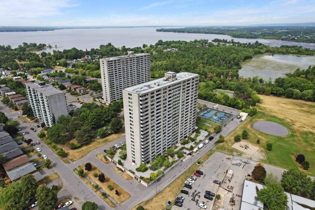 Britannia - Lincoln Heights And Area, ON K2B 5W8,2625 Regina ST #301