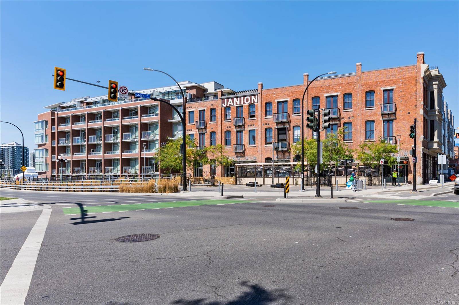 Victoria, BC V8W 0E3,456 Pandora Ave #211