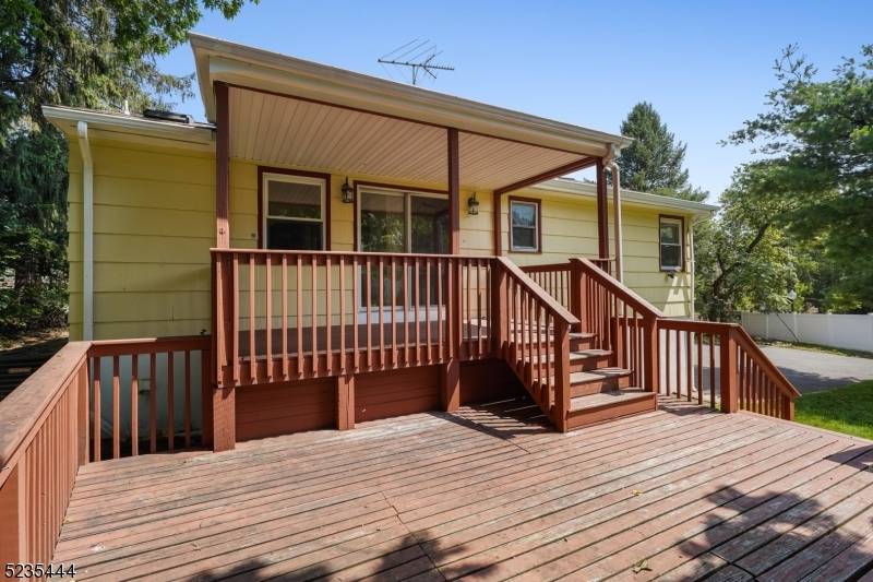 Madison Boro, NJ 07940,40 Elm St