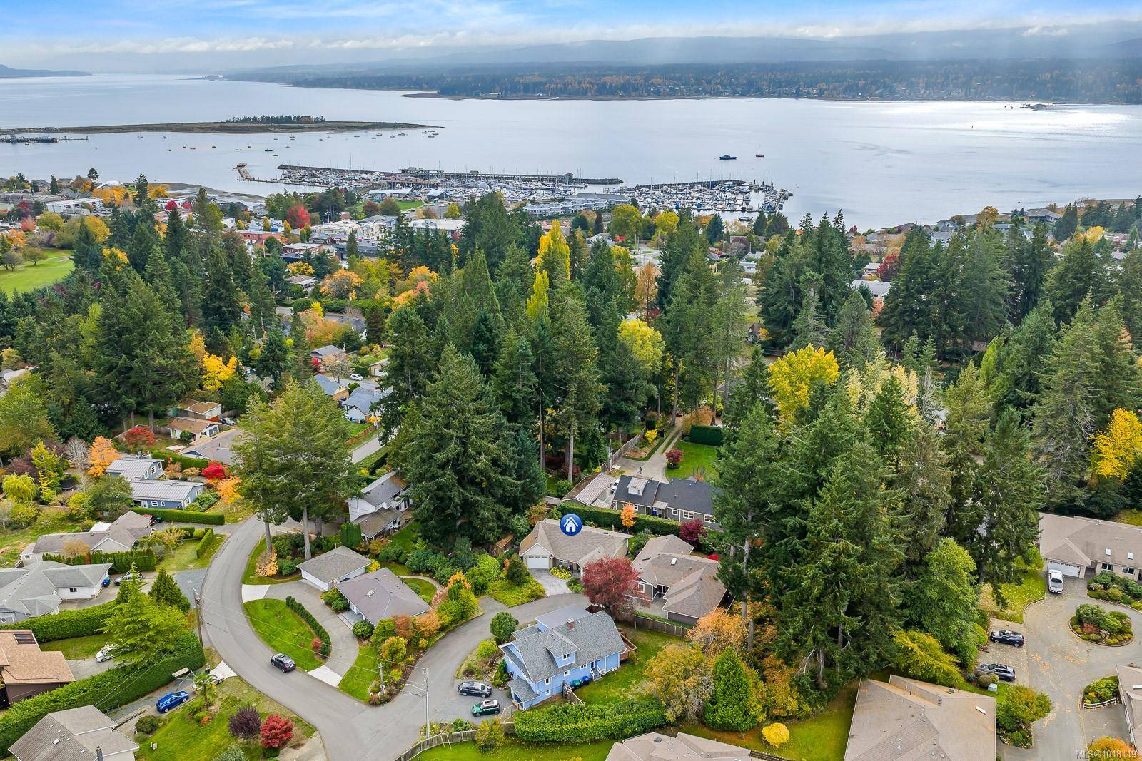 Comox, BC V9M 2B8,1861 Queens Ave